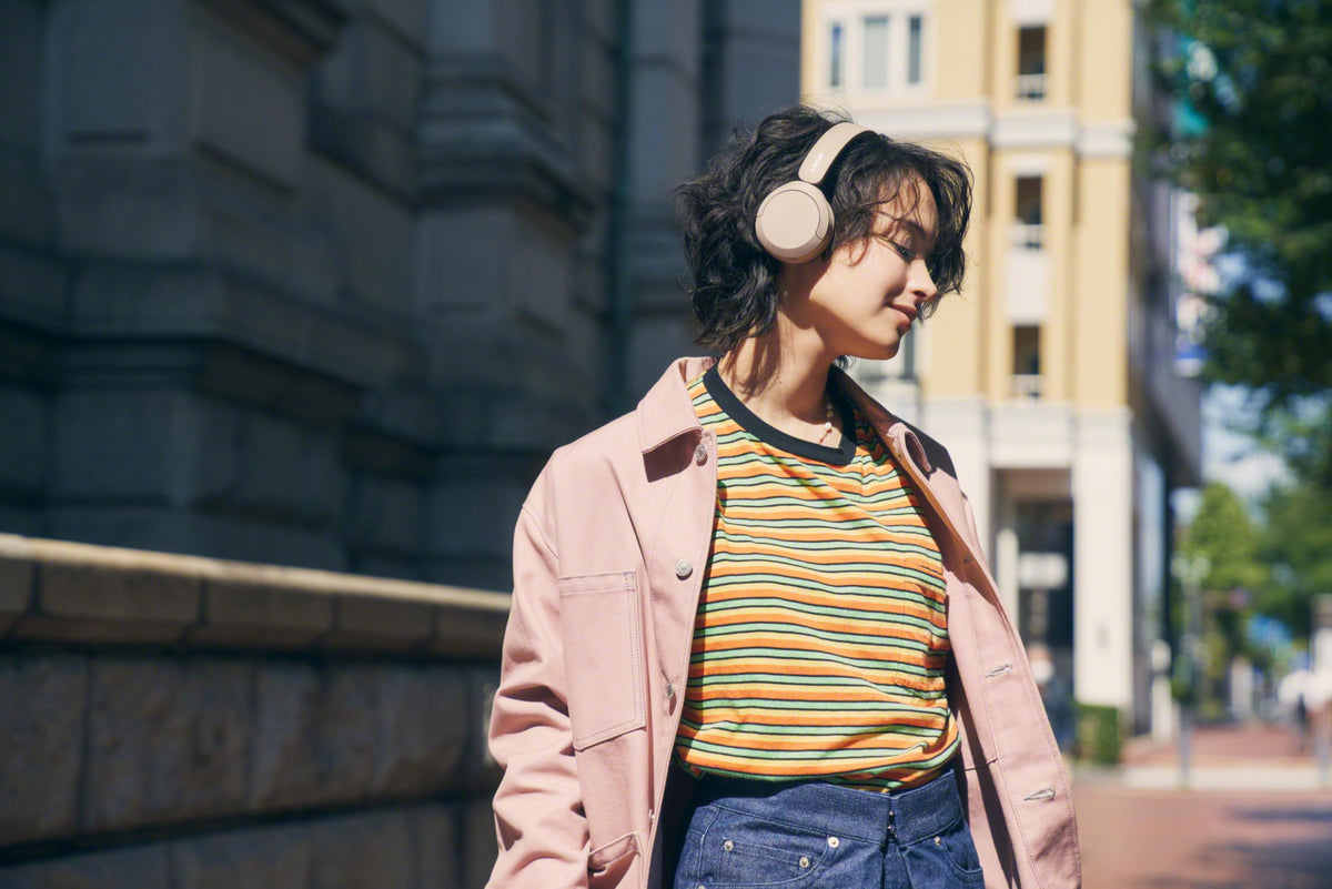Sony WH-CH520 Wireless Bluetooth On-Ear Headphones, Lightweight Design, Up to 50 Hr Battery Life, Quick Charge, EQ, Clear Call Quality, iOS & Android, Black